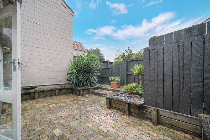 15/8 Hamilton Road, Herne Bay, Auckland - Carousel 11