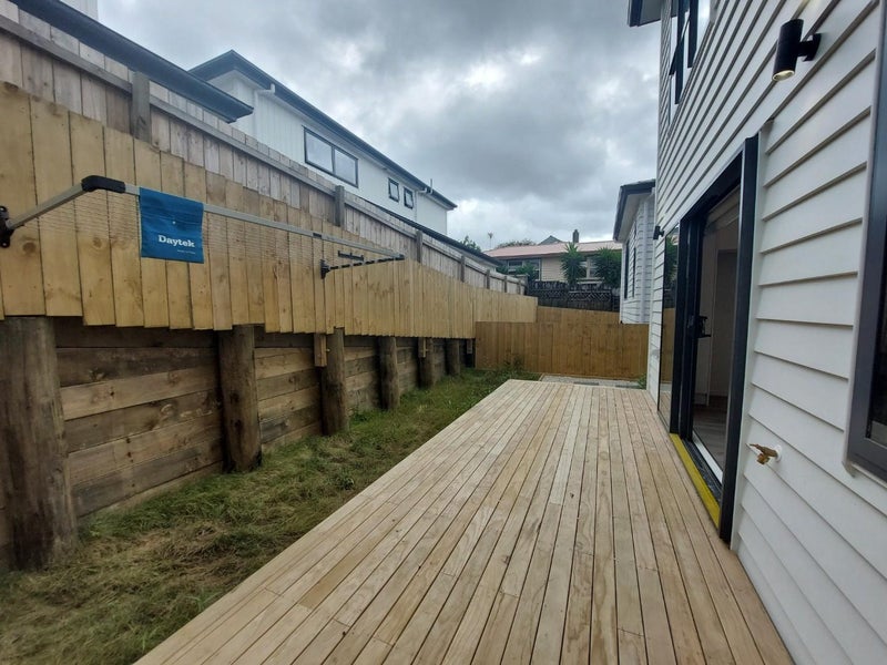 2B Leinster Street, New Windsor, Auckland - Carousel 11