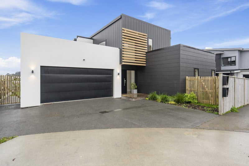 11 Yorkshire Close, Whitby, Porirua - Carousel 2