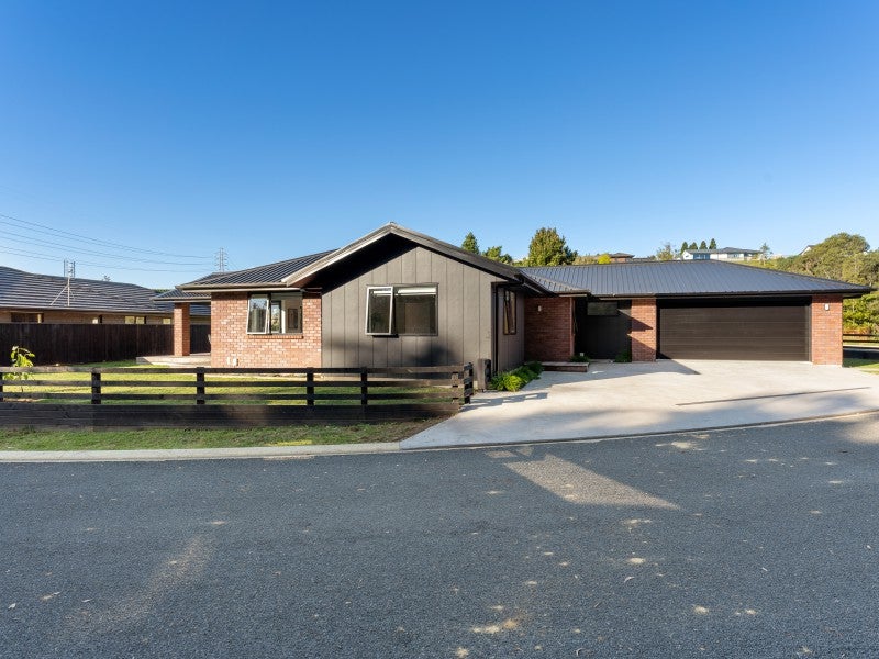 7 Ruru Lane, Hurworth, New Plymouth - Carousel 23