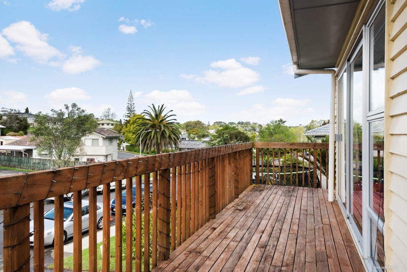 8 Sequoia Place, Sunnynook, Auckland - Carousel 2