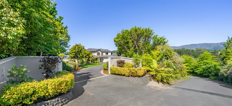 18 Emerald Hill Drive, Birchville, Upper Hutt - Carousel 2