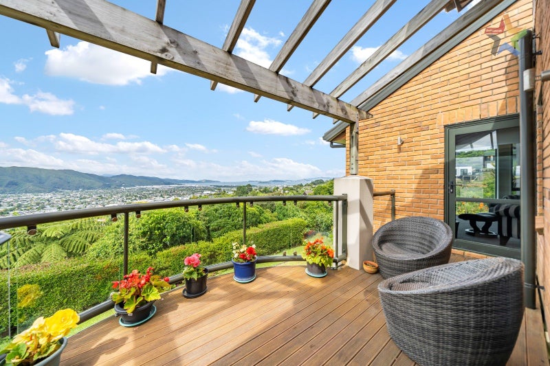 11 Meadowbank Drive, Belmont, Lower Hutt - Carousel 1