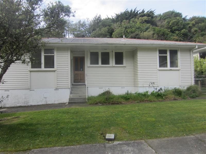 208 Sievers Grove, Cannons Creek, Porirua - Carousel 1