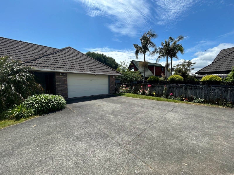 1/98 Frank Nobilo Drive, Golflands, Auckland - Carousel 13