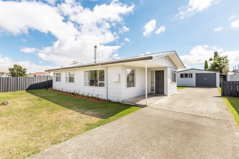 8 Cortes Crescent, Flaxmere, Hastings - Carousel 1