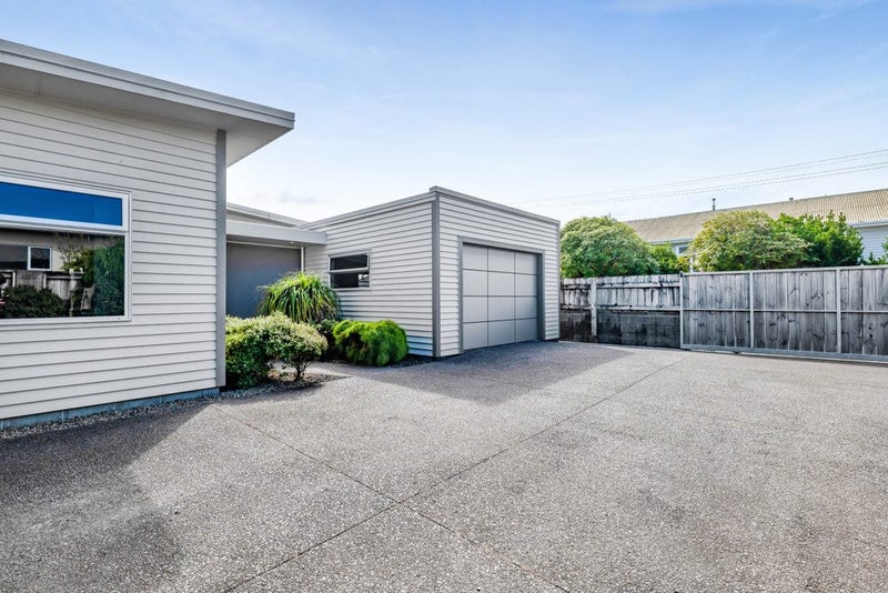 2/297A Carrington Street, Vogeltown, New Plymouth - Carousel 1