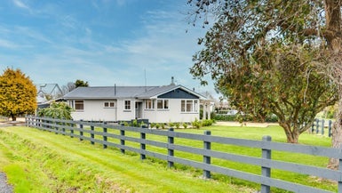 9 Gavin Black Street, Meeanee, Napier - Carousel 1
