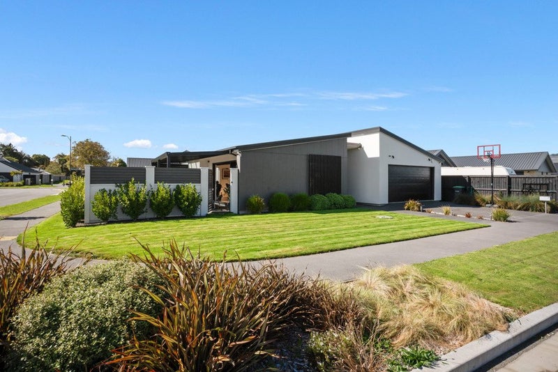 31 Blue Jacket Drive, Halswell, Christchurch - Carousel 1