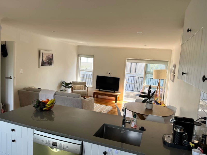 2/45 Hopkins Crescent, Kohimarama, Auckland - Carousel 2