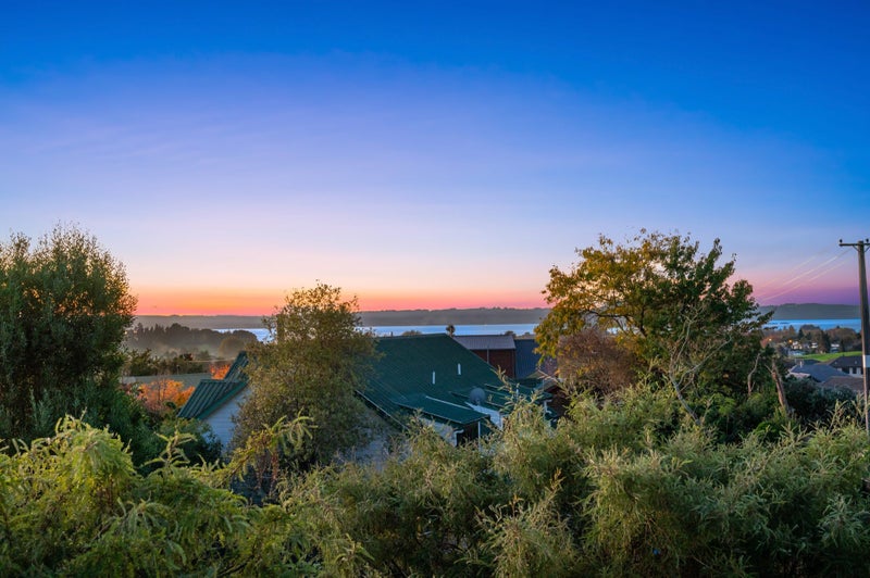 22 Mark Place, Lynmore, Rotorua - Carousel 44