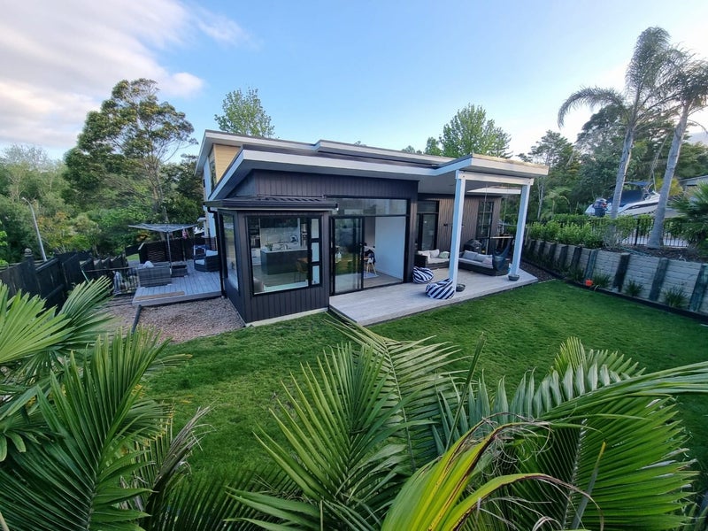 4A Manon Crescent, Greenhithe, Auckland - Carousel 2