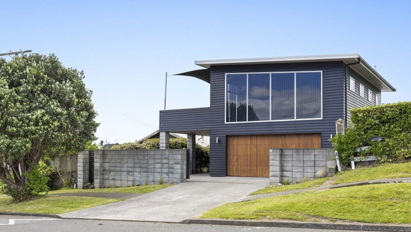 8A Hira Street, Hawera - Carousel 1