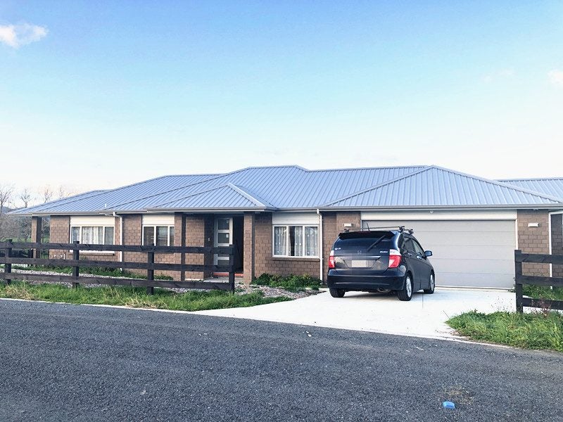 9 Mclachlan Way, Pōkeno - Carousel 1