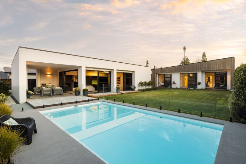 8 Amokura Crescent, Flagstaff, Hamilton - Carousel 1