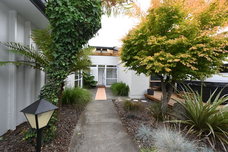 8 DArcy Place, Taradale, Napier - Carousel 2