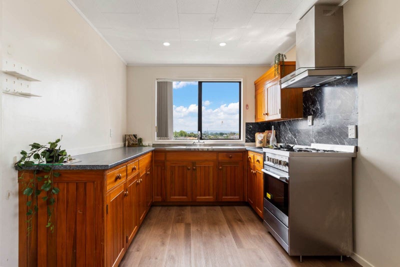 2/16 Secretariat Place, Randwick Park, Auckland - Carousel 2