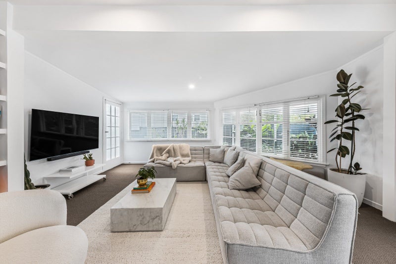 8 Cadman Avenue, Waterview, Auckland - Carousel 2