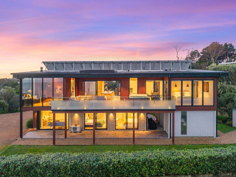 6 Park Road, Surfdale, Waiheke Island - Carousel 1