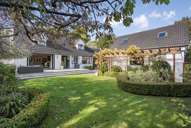 106 Barton Avenue, Heretaunga, Upper Hutt - Carousel 1