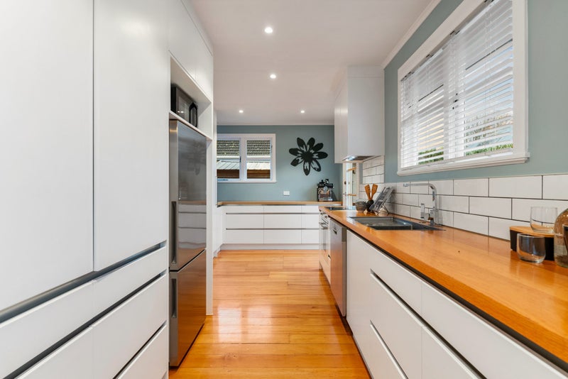 5 Houpara Street, One Tree Hill, Auckland - Carousel 2