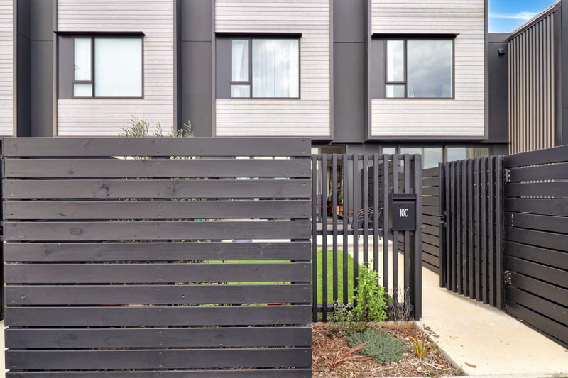 10C Tory Street, Petone, Lower Hutt - Carousel 11