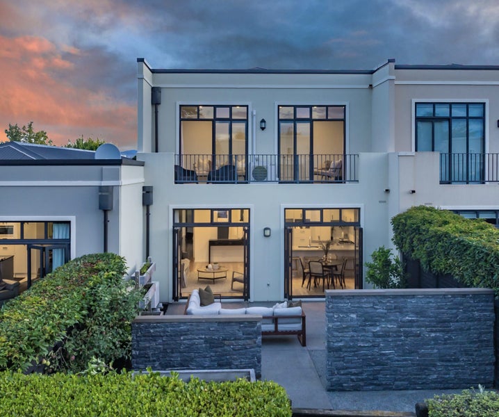 38 Country Club Terrace, Northwood, Christchurch - Carousel 1