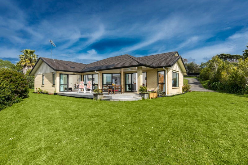 12A Olwyn Place, Greenhithe, Auckland - Carousel 2