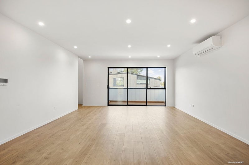 2/258 Lake Road, Hauraki, Auckland - Carousel 11