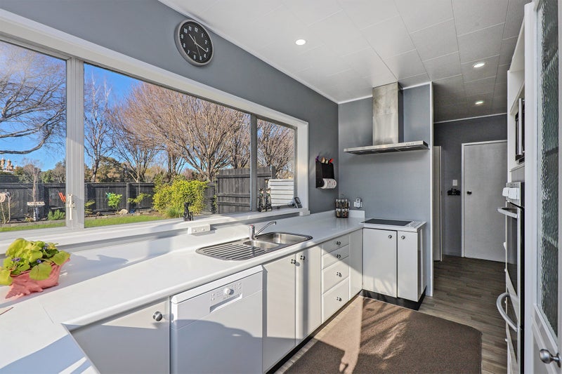 902 Sylvan Road, Mayfair, Hastings - Carousel 2