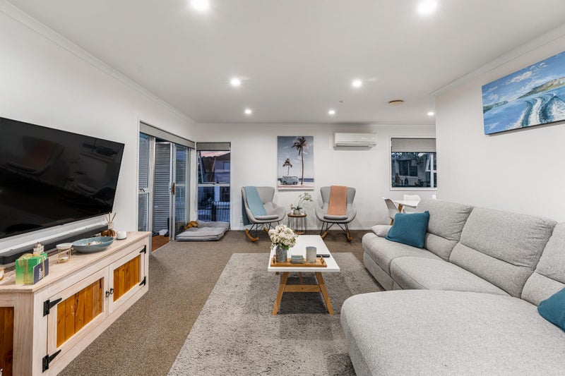 2 Katrina Place, Massey, Auckland - Carousel 2