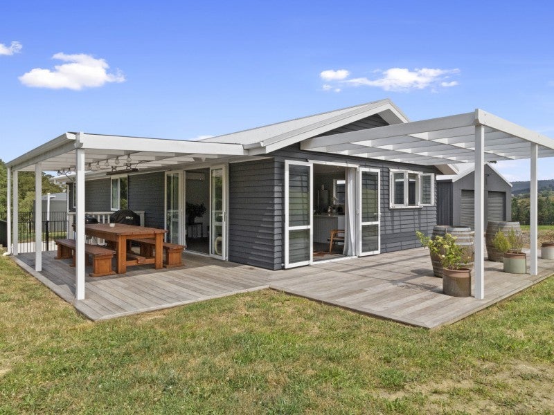 331 Lockington Road, Katikati - Carousel 1