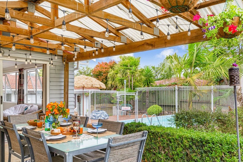 58 La Rosa Street, Green Bay, Auckland - Carousel 1