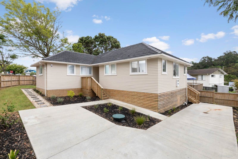 2 Glastron Place, Bayview, Auckland - Carousel 1