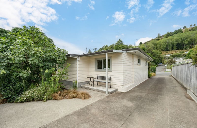 6 Brook Street, The Brook, Nelson - Carousel 2