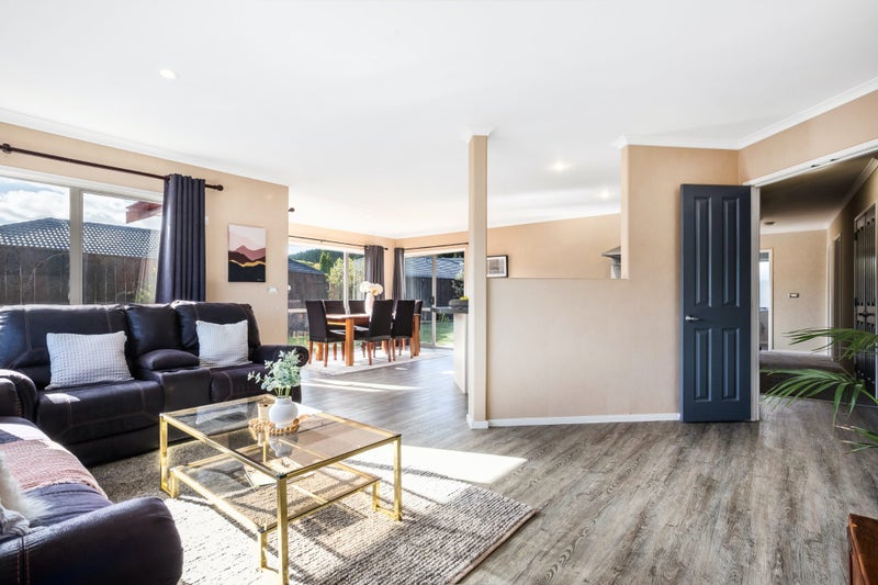 17 Fraser Colman Grove, Wainuiomata, Lower Hutt - Carousel 2
