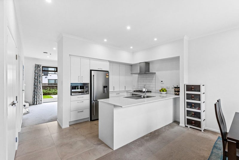 13 Pukewhero Rise, Westgate, Auckland - Carousel 1