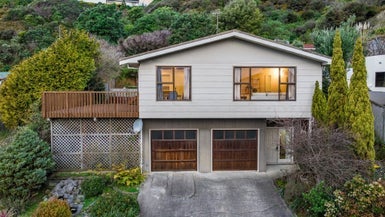 25 Leeward Drive, Whitby, Porirua - Carousel 1