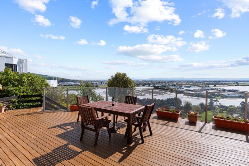 18 Osmond Lane, Mount Pleasant, Christchurch - Carousel 2