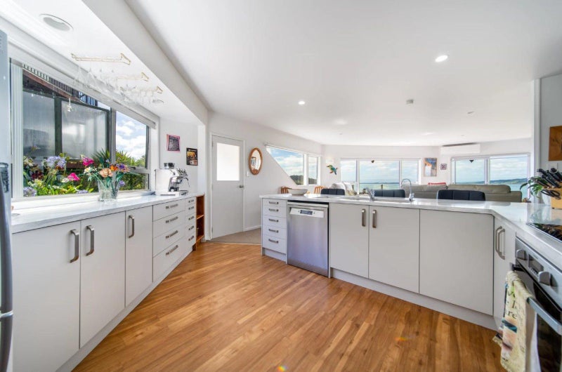 17 Harbour View Road, Onerahi, Whangarei - Carousel 1