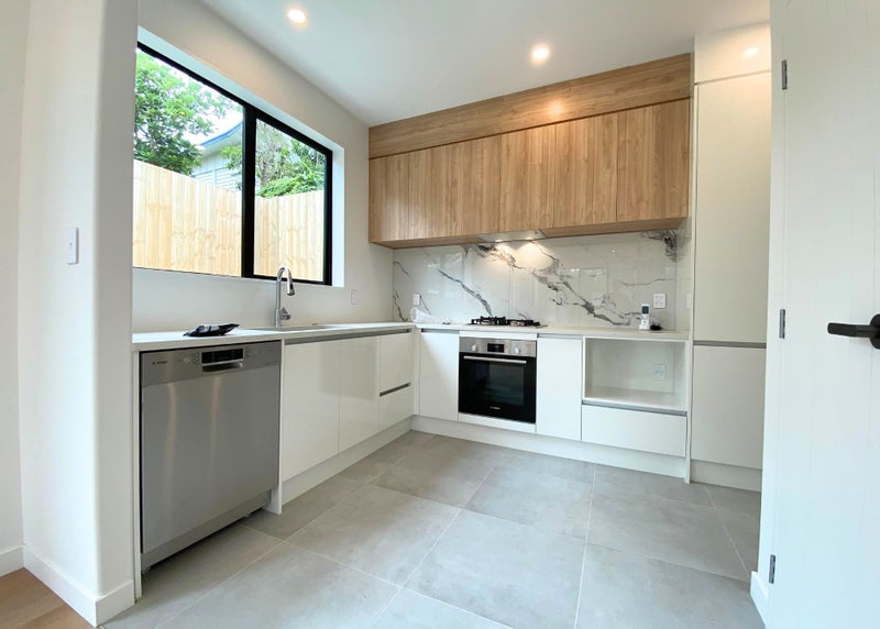 11B Wylie Avenue, Sunnynook, Auckland - Carousel 2