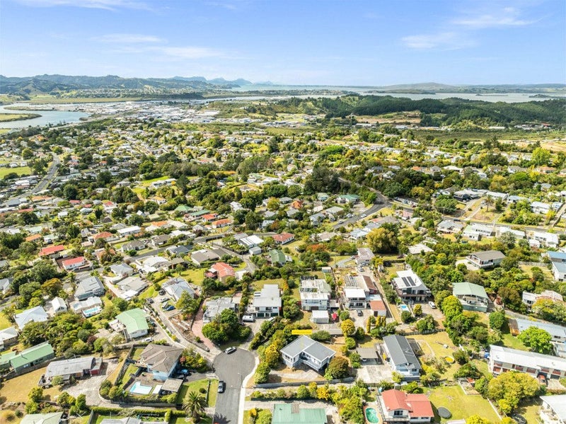 24 Mountain Road, Morningside, Whangarei - Carousel 29