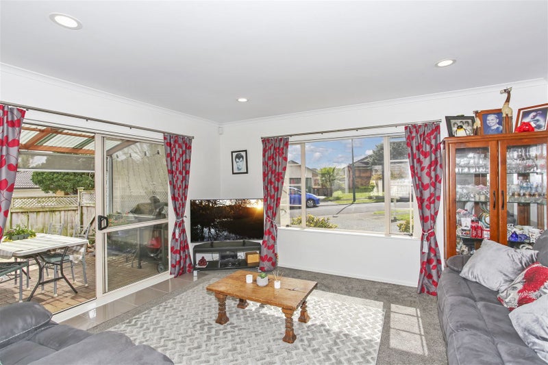 4 Adair Place, Weymouth, Auckland - Carousel 2