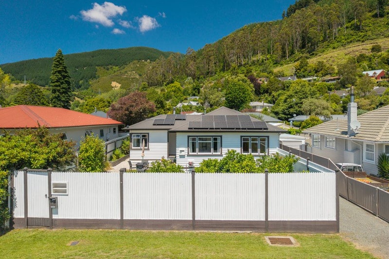 11 Blick Terrace, The Brook, Nelson - Carousel 2
