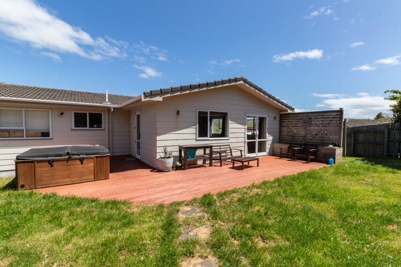 6 Trinidad Crescent, Grenada Village, Wellington - Carousel 1