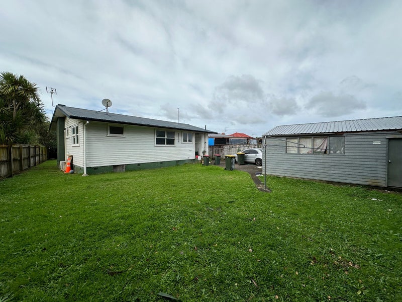 10 Sterling Street, Otara, Auckland - Carousel 2