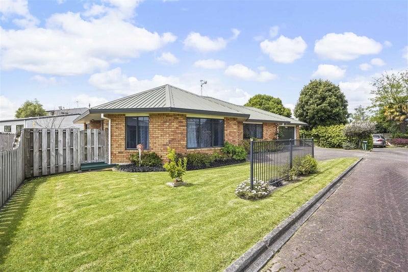 17 Mews Place, Forest Lake, Hamilton - Carousel 2