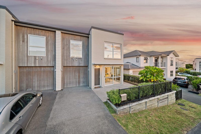 3 Matairangi Avenue, Totara Heights, Auckland - Carousel 1