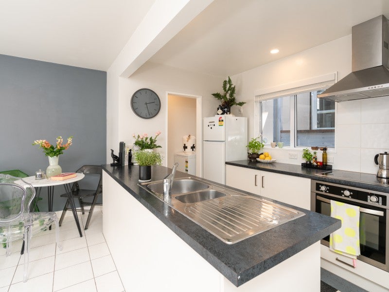 3/16 Hanson Street, Mount Cook, Wellington - Carousel 2