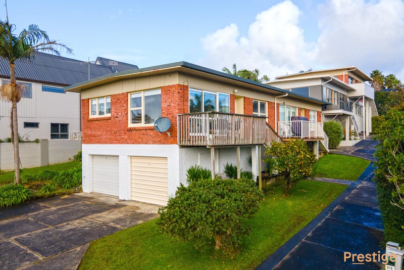 1/5 Whitby Crescent, Mairangi Bay, Auckland - Carousel 1